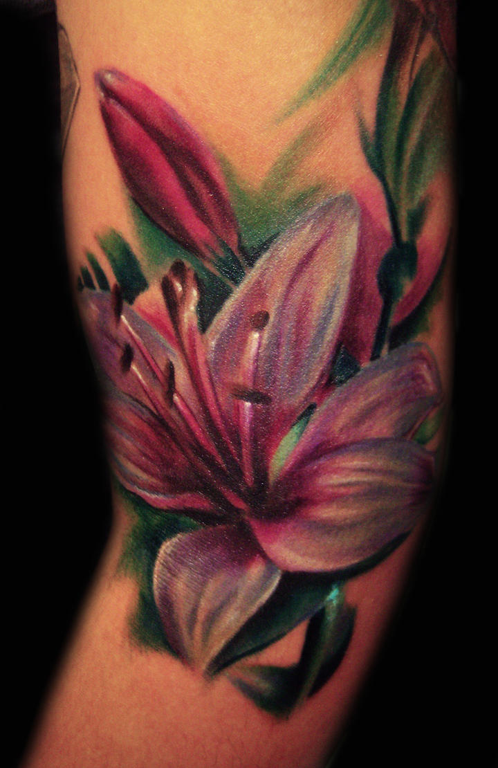 Color Lily Tattoo by hatefulss